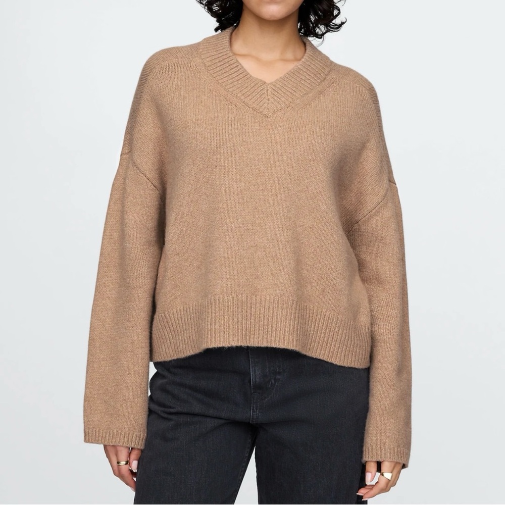 Gap CashSoft Cropped High V-Neck Sweater, sz Small, Camel Tan